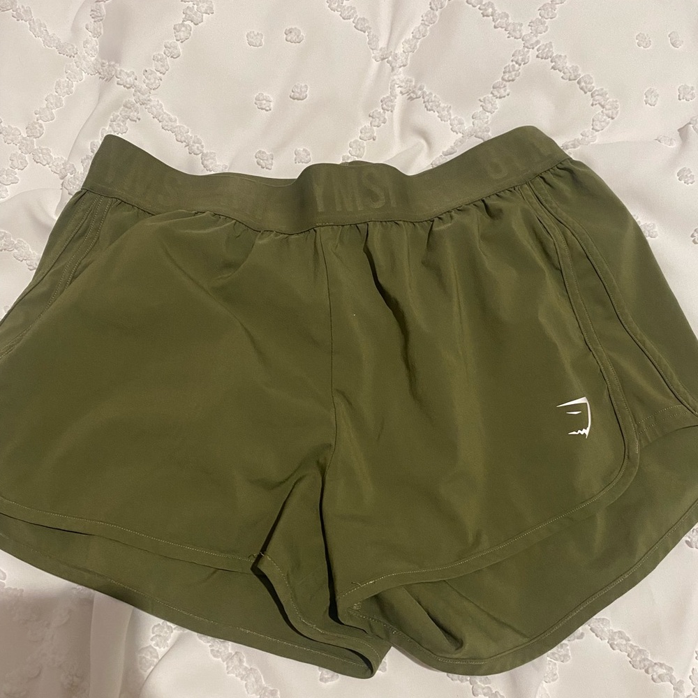 Medium gym shark running shorts